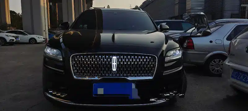 Lincoln Luminous Badge